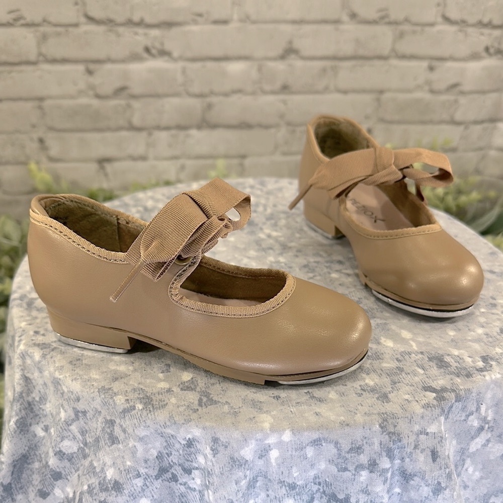 CAPEZIO “Jr. Tyette” Tan Lace-up Beginner Tap Dance Shoes - Girls 8.5M 💛 EUC